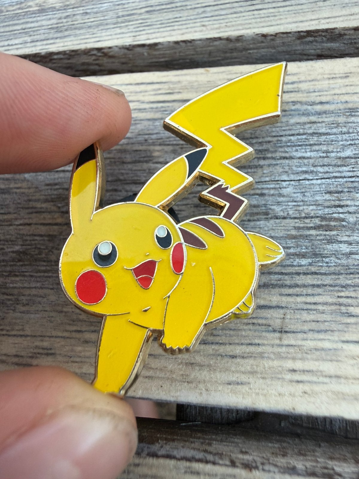 Pokémon speltje voor op je t-shirt (pikachu), Verzamelen, Ophalen, Nieuw, Figuurtje, Speldje of Pin