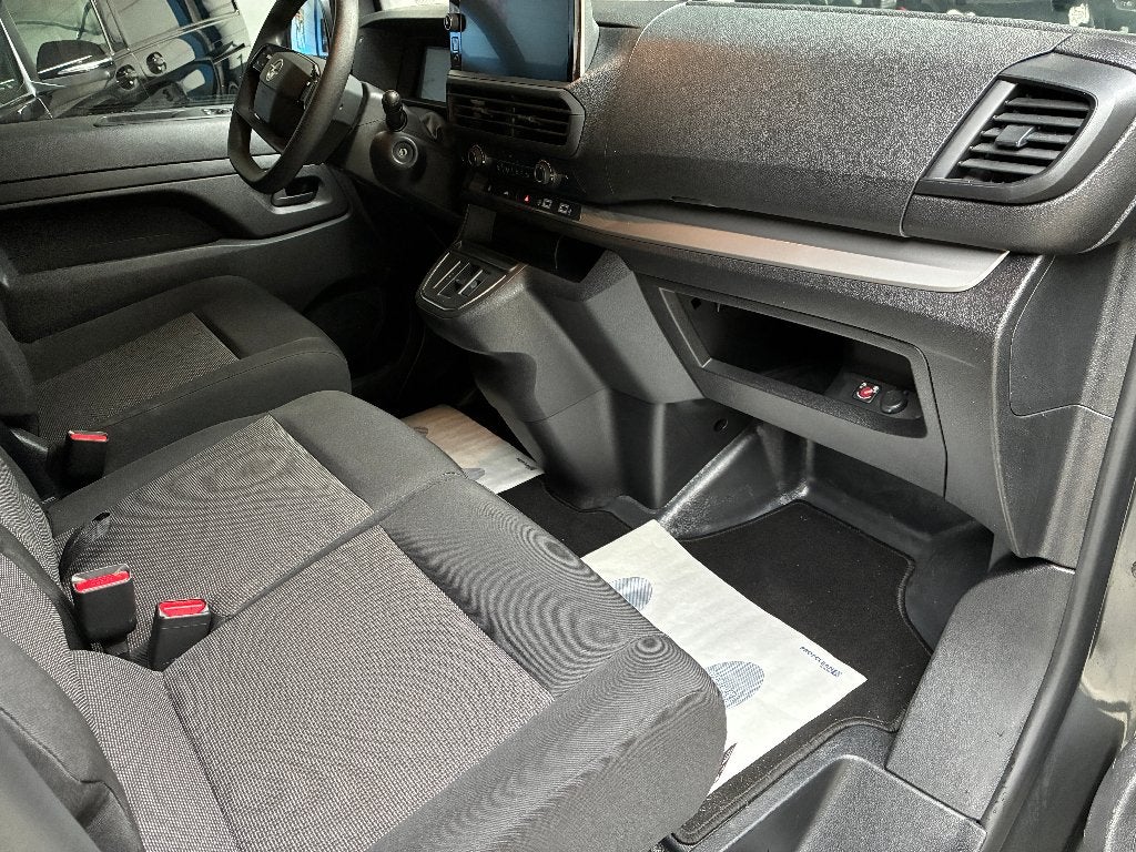Opel Vivaro Autmaat met maar 10291 km, Dealer onderhouden, 4 cilinders, Zwart, Bedrijf