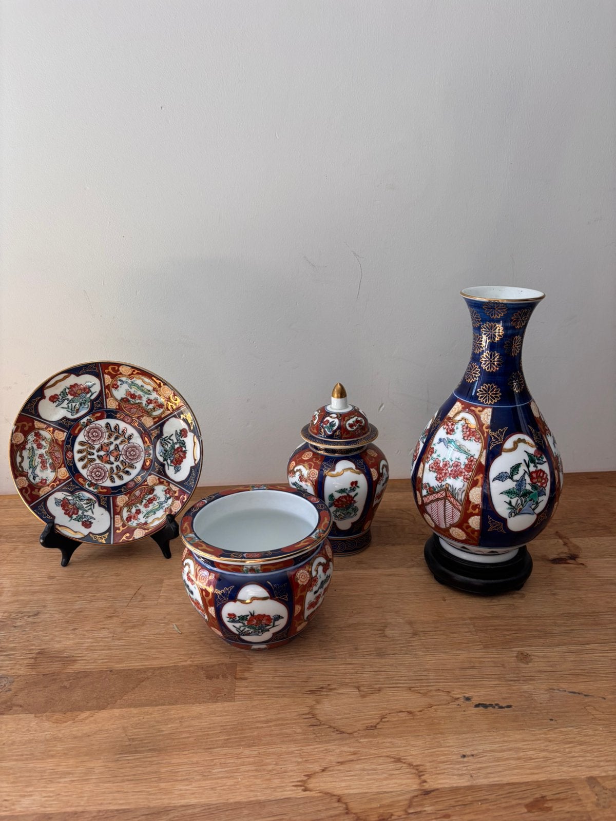Set Japans Imari-porselein, Ophalen