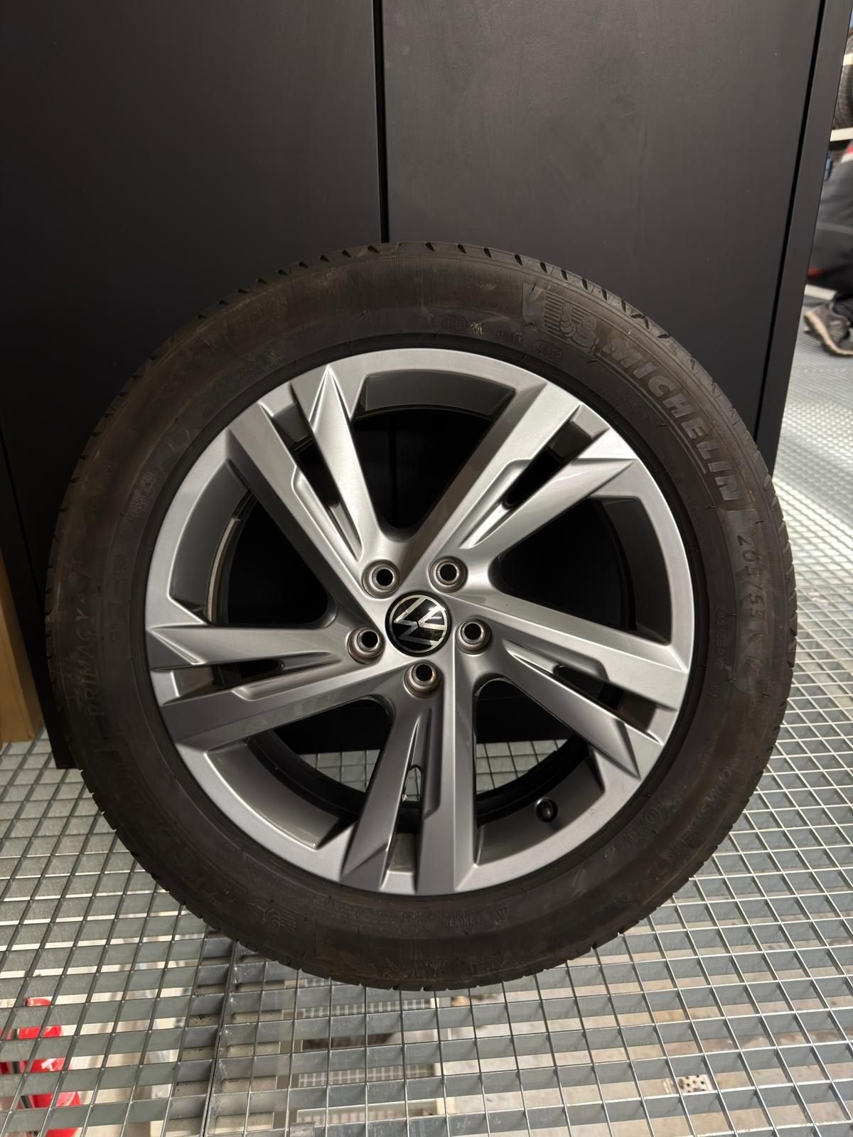 VW Taigo velgenset 17 inch, Gebruikt, -, -, Banden en Velgen