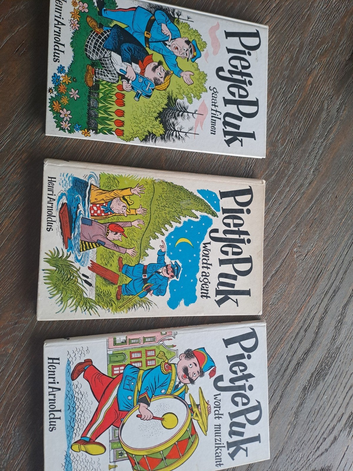 3 boekjes van pietje puk, Ophalen