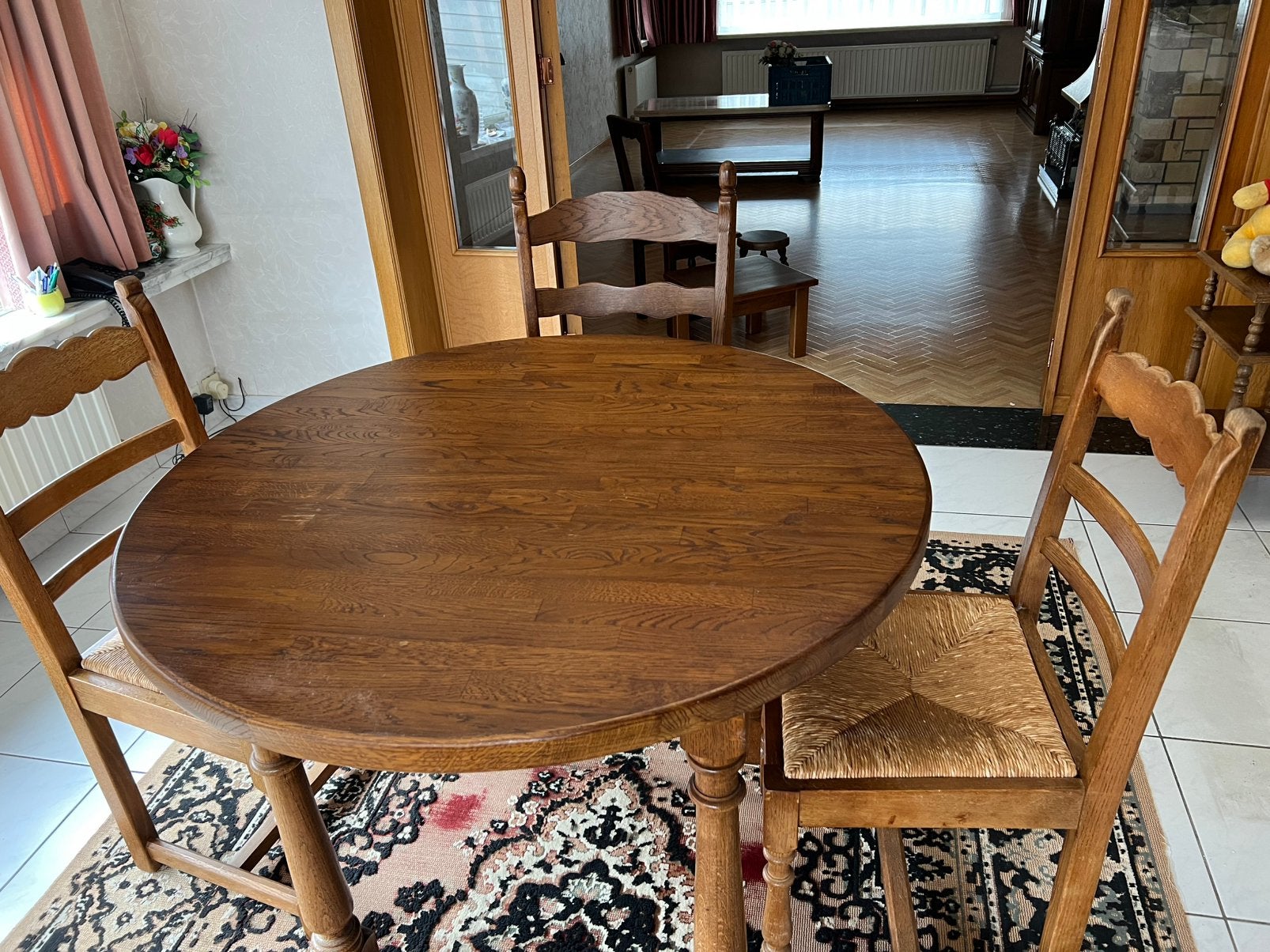 Eiken ronde tafel, Huis en Inrichting, Tafels | Eettafels, Ophalen, Zo goed als nieuw