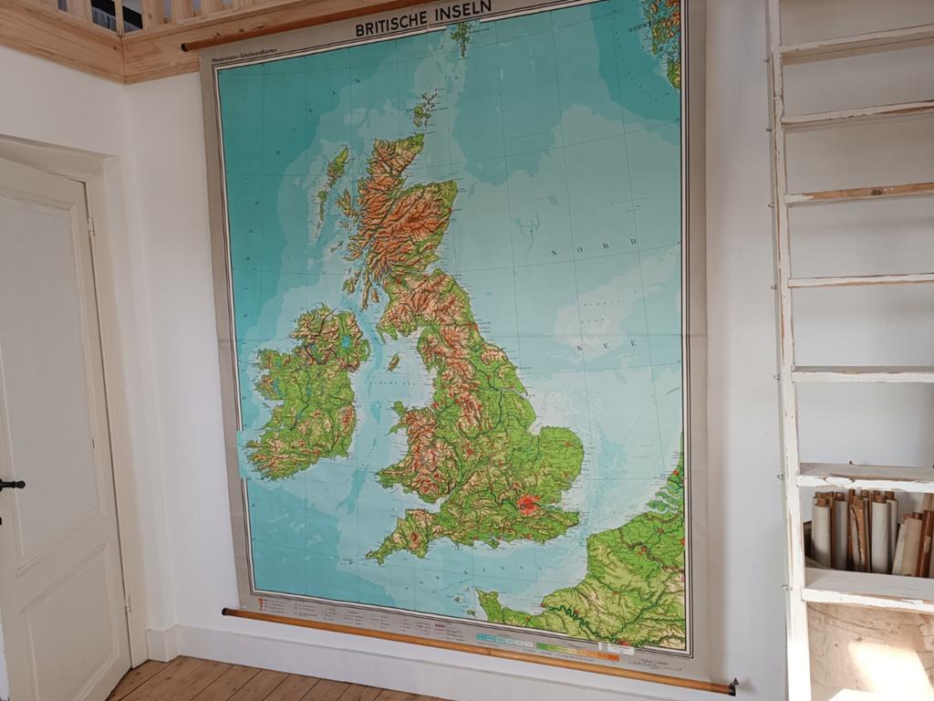 Schoolkaart Britse eilanden, Antiek en Kunst, Antiek | Schoolplaten, Ophalen