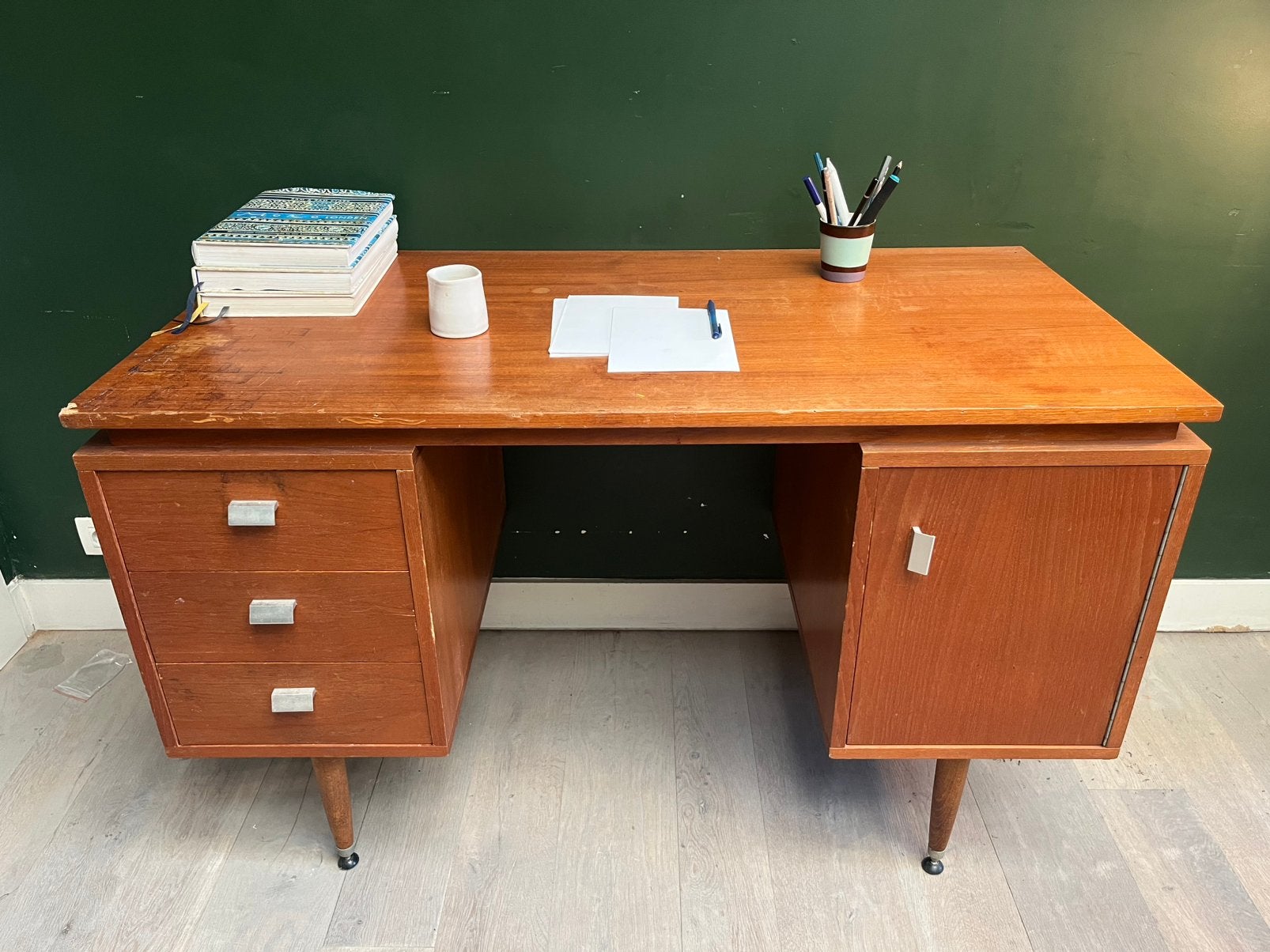 Bureau vintage en bois | design scandinave, Scandinave, Enlèvement, Bureau-armoire combiné, Bois