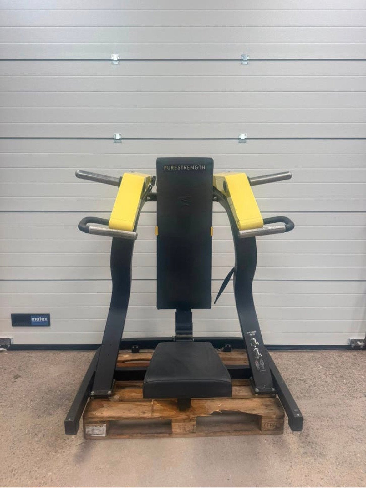 Technogym pure strength shoulderpress / schulterpresse, Sport en Fitness, Fitnessmaterialen, Ophalen, Gebruikt, Benen, Overige typen
