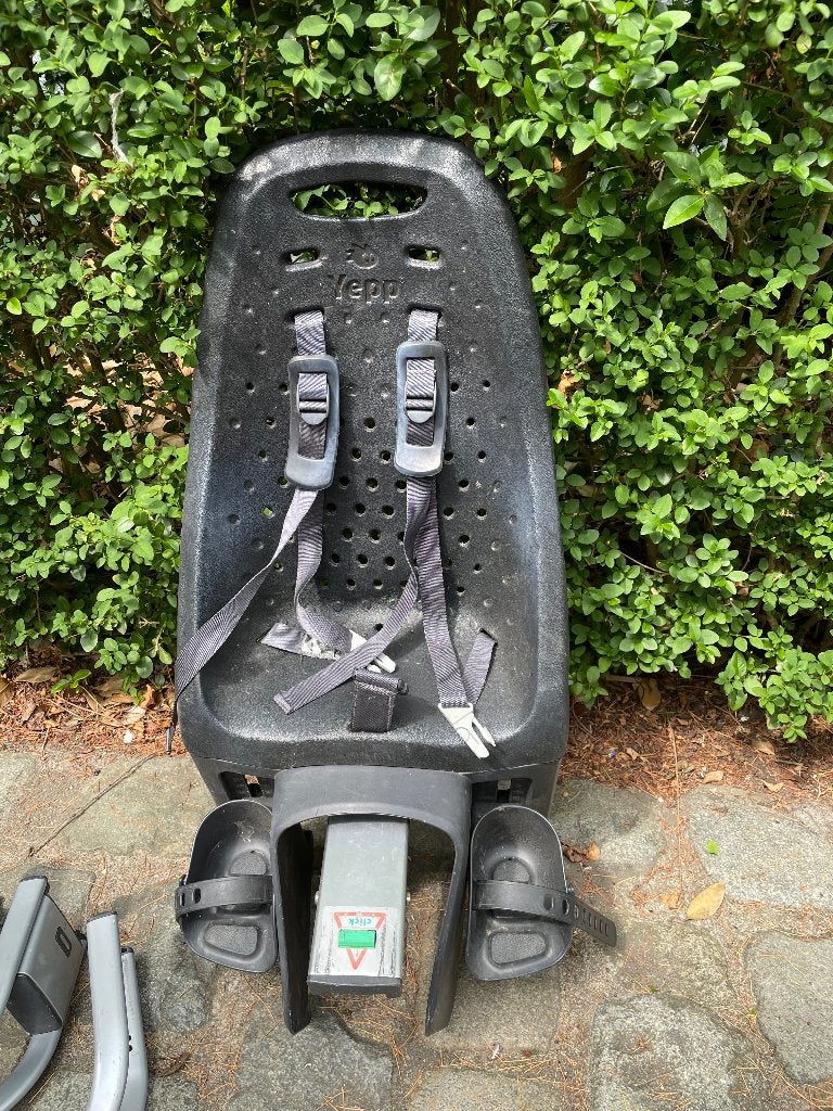 GRATIS - Fietsstoeltje achter Yepp Maxi Easy, Vélos & Vélomoteurs, Accessoires vélo | Sièges de vélo, Yepp (Thule), Repose-pieds