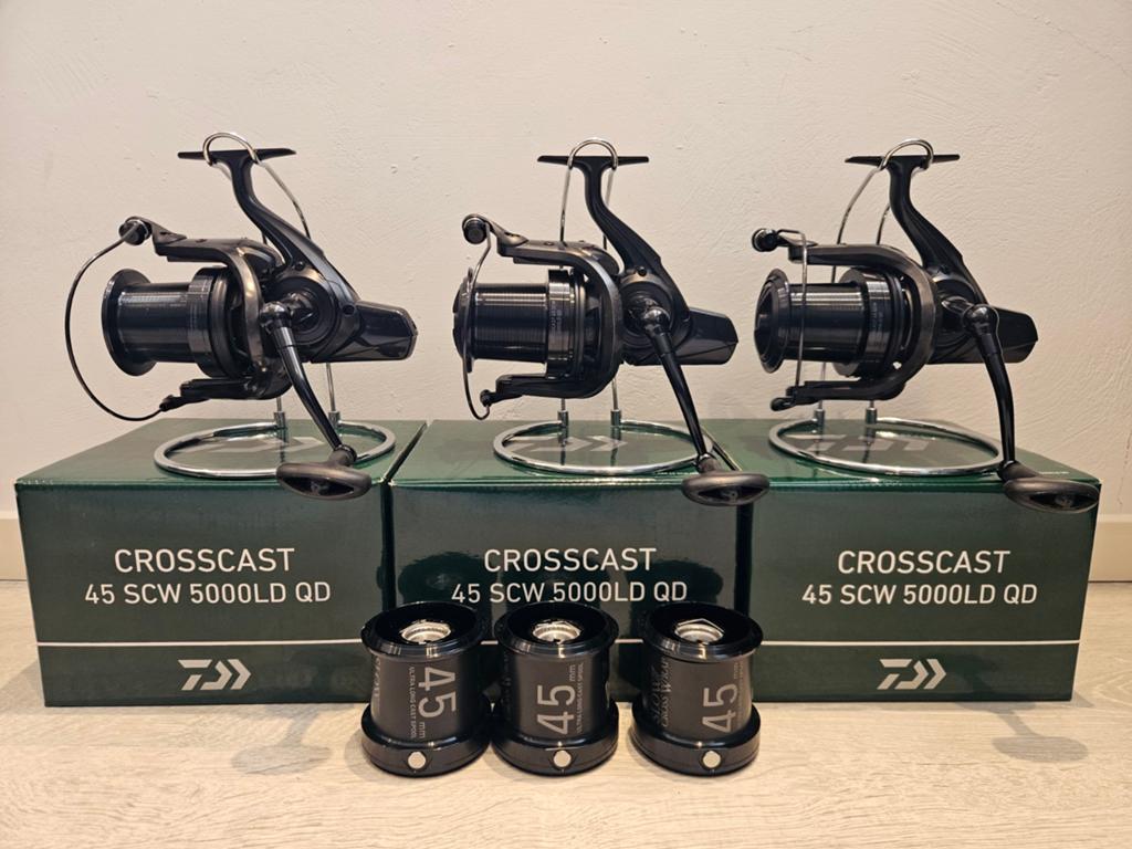 3 Daiwa Crosscast 45 SCW 5000LD QD + 3 bobines, Enlèvement ou Envoi