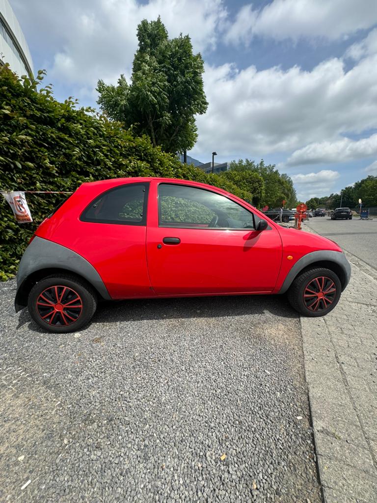 Ford Ka 84.000km zie beschriving, Autos, Rouge, Achat, Entreprise, Boîte manuelle