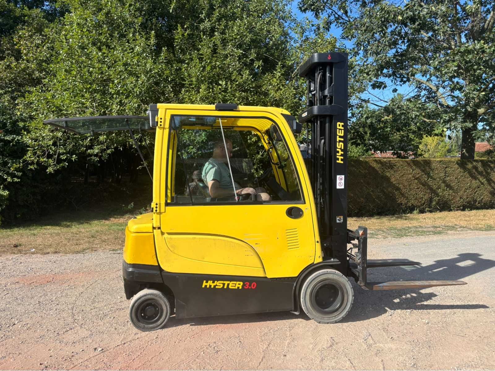 Hyster 3 juillet 2015. Chariot élévateur OXN, Articles professionnels, Machines & Construction | Chariots élévateurs & Transport interne