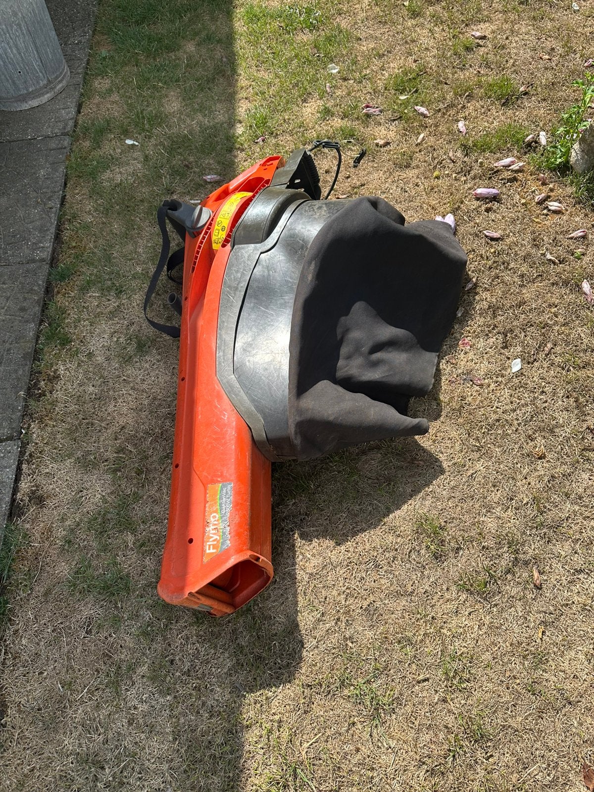 Flymo bladblazer/bladzuiger 2500watt, Jardin & Terrasse, Avec sac de ramassage, Électrique, Porté à la main, Enlèvement