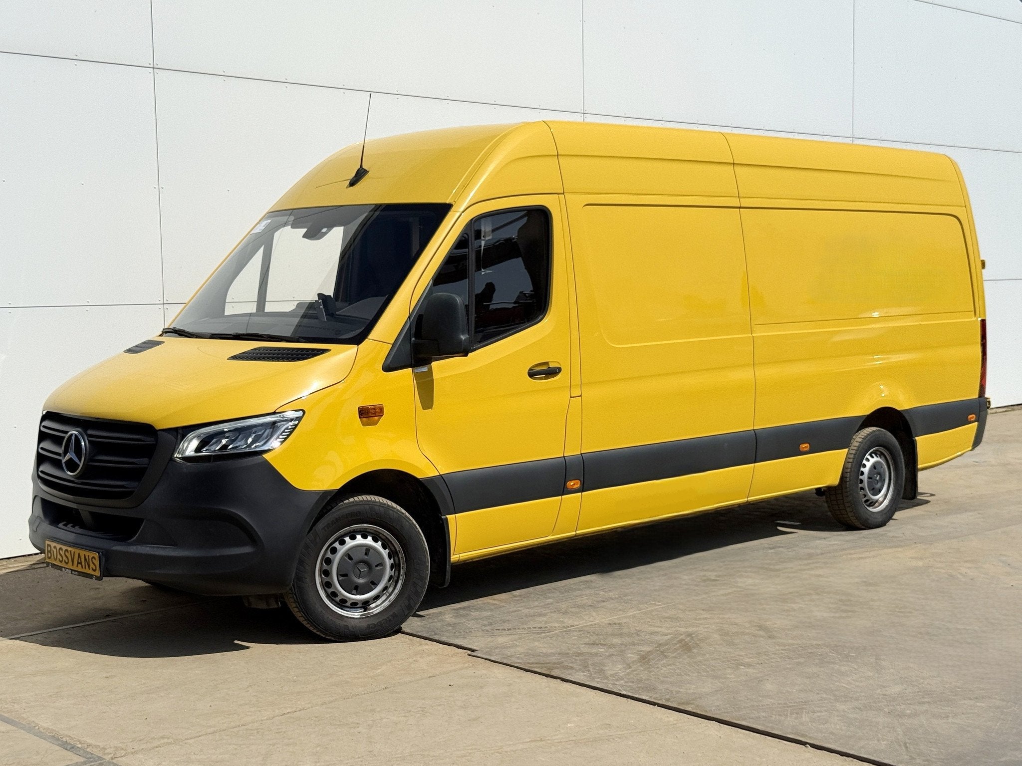 Pakketbus L3H2 Tussenschot met deur LED Climate Control Crui, Gebruikt, 4 cilinders, 2000 kg, Wit