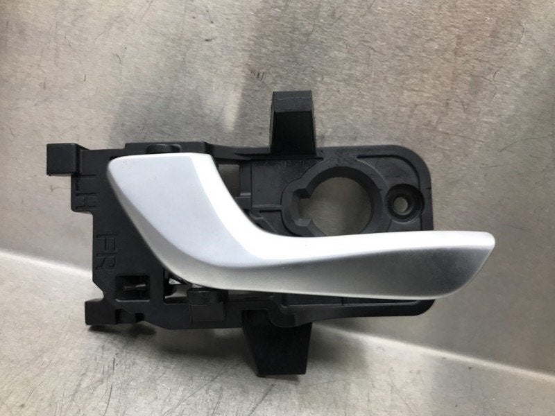 PORTIERGREEP BUITEN LINKS VOOR Stonic (YB) (|82613H8500|), Gebruikt, Voor, Kia