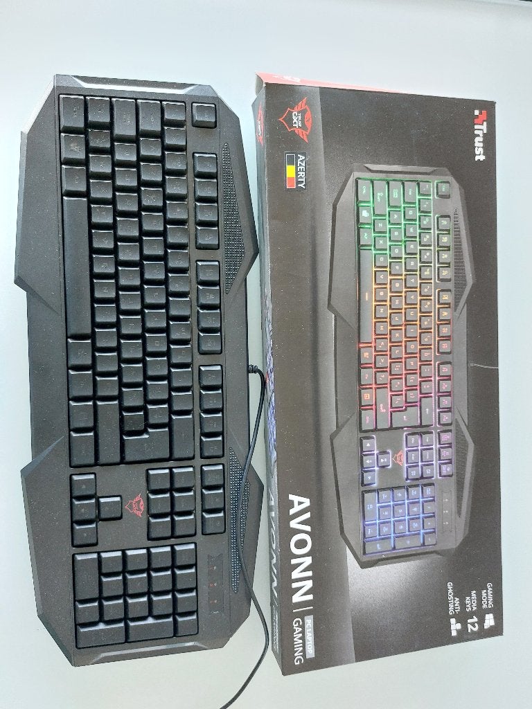 Keyboard Trust, Informatique & Logiciels, Claviers, Enlèvement ou Envoi, Azerty, Comme neuf, Clavier gamer