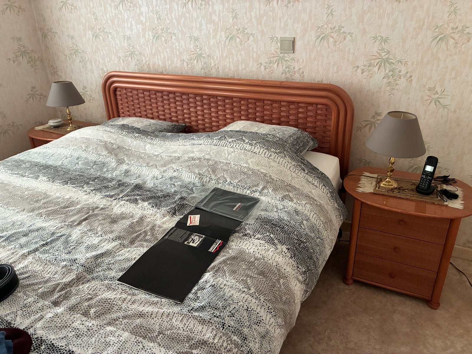 Rotan bed met nachtkastjes, Maison & Meubles, Enlèvement, Comme neuf