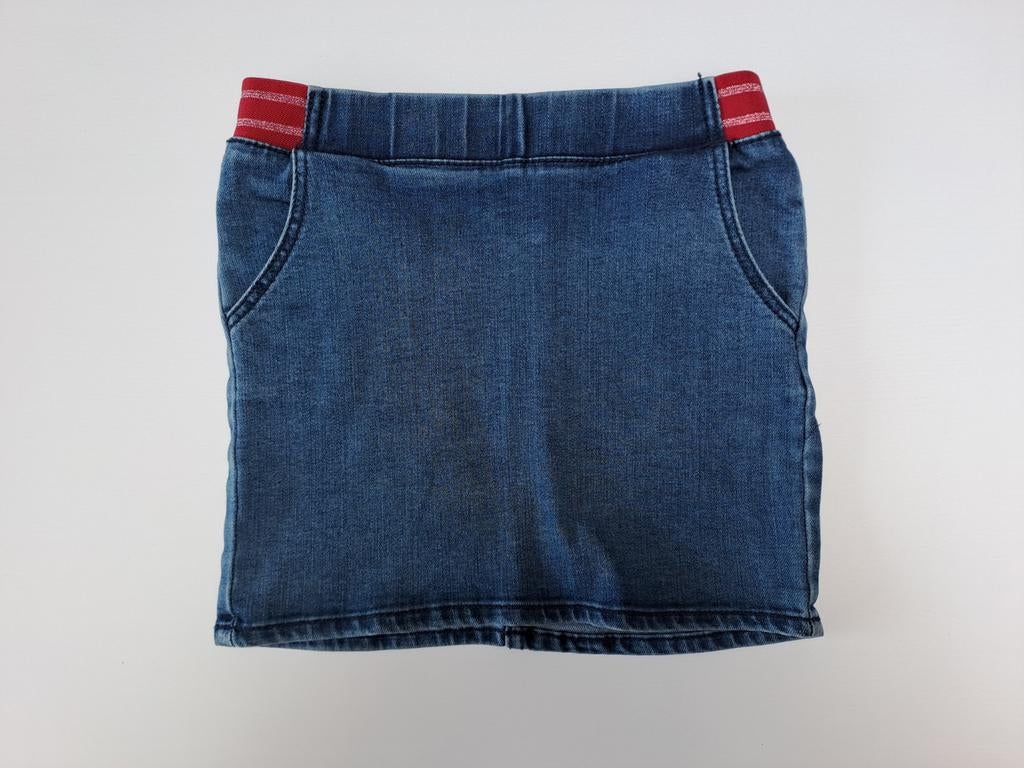Mt 122 Jeansrokje met rode rekkerband, Kinderen en Baby's, Kinderkleding | Maat 122, Meisje, Ophalen of Verzenden, Zo goed als nieuw