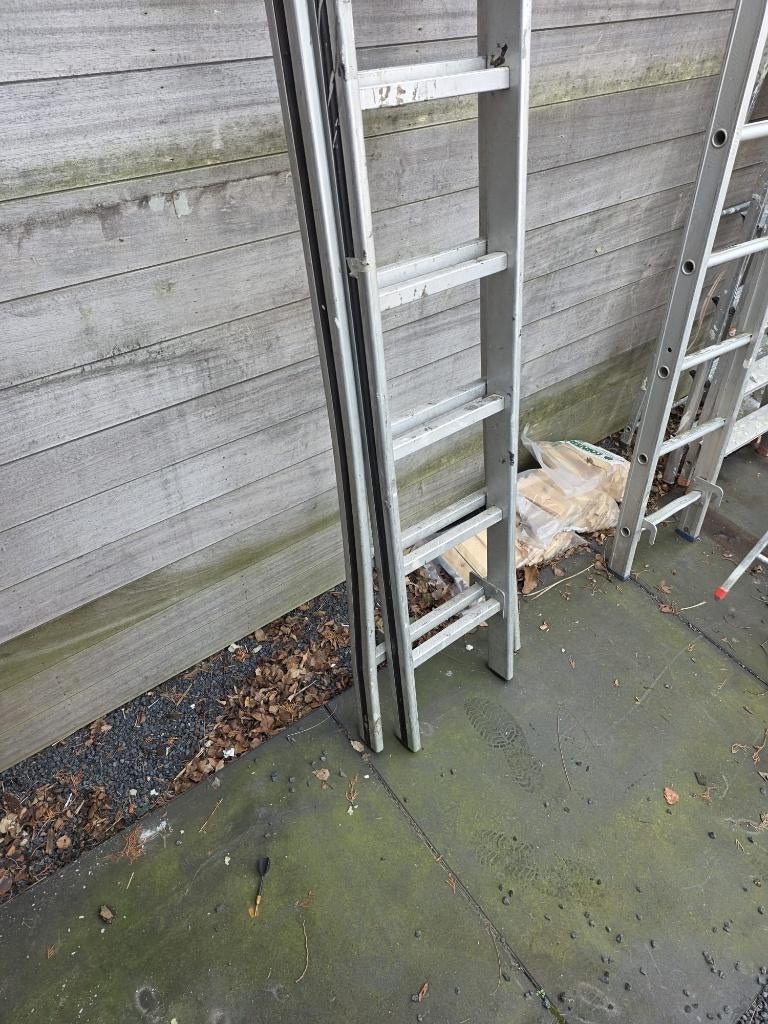 verschillende ladders en trapladders, Enlèvement, Utilisé, Échelle, Moins de 2 mètres