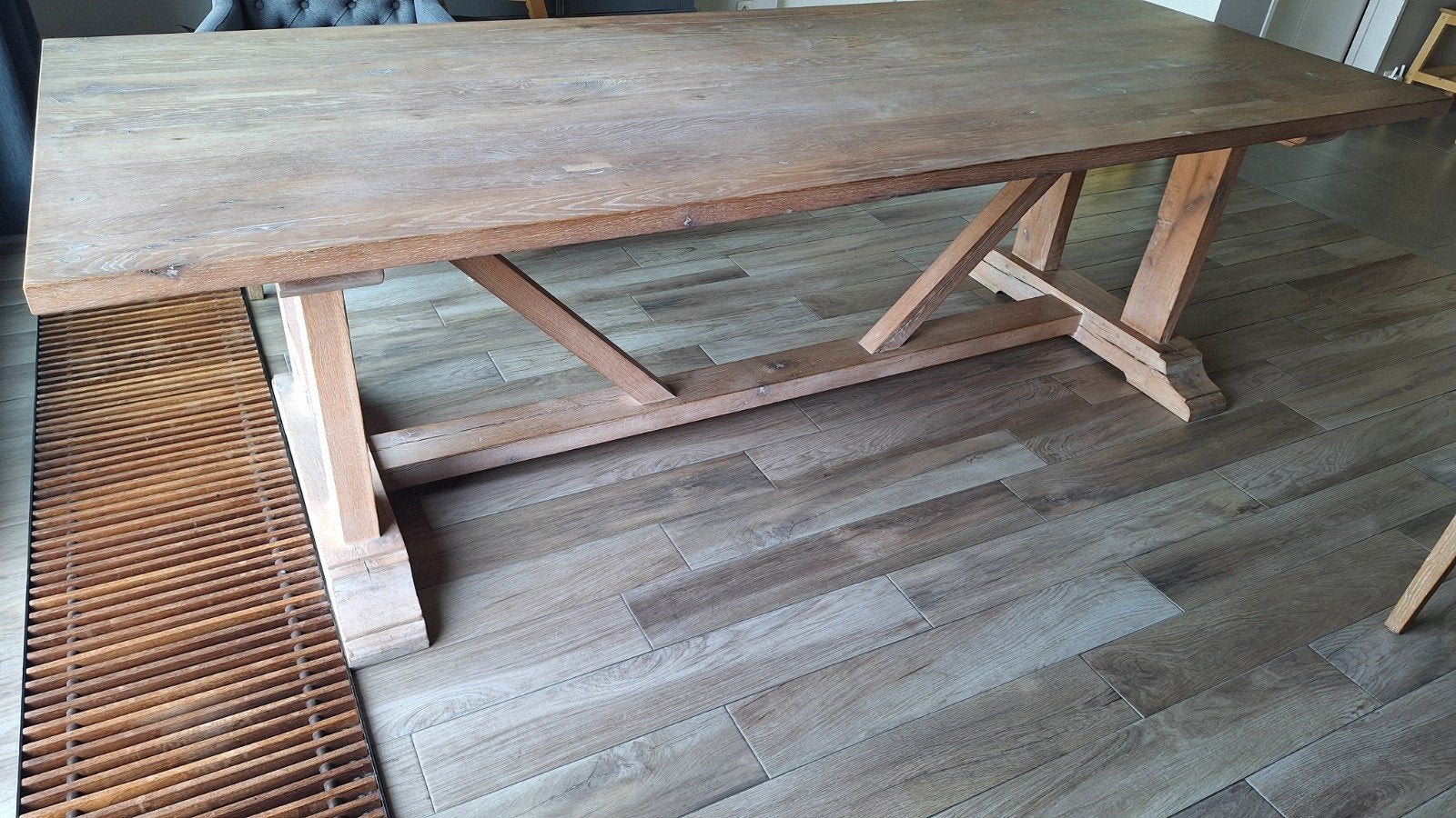 Eiken tafel, Ophalen