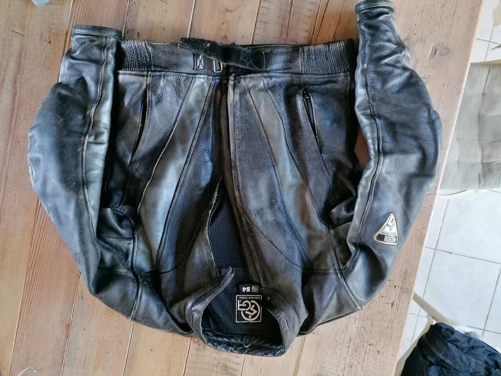 Vintage lederen motorvest. Maat 54. Gebruiksshade. .., Enlèvement