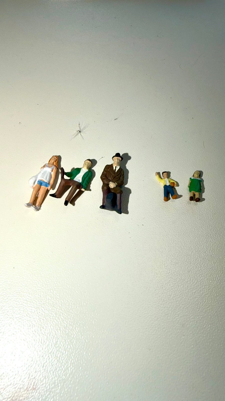 Ho , 2 zittende en 2 kinderen en moeder, Hobby & Loisirs créatifs, Modélisme | Figurines & Dioramas, Enlèvement ou Envoi, Comme neuf