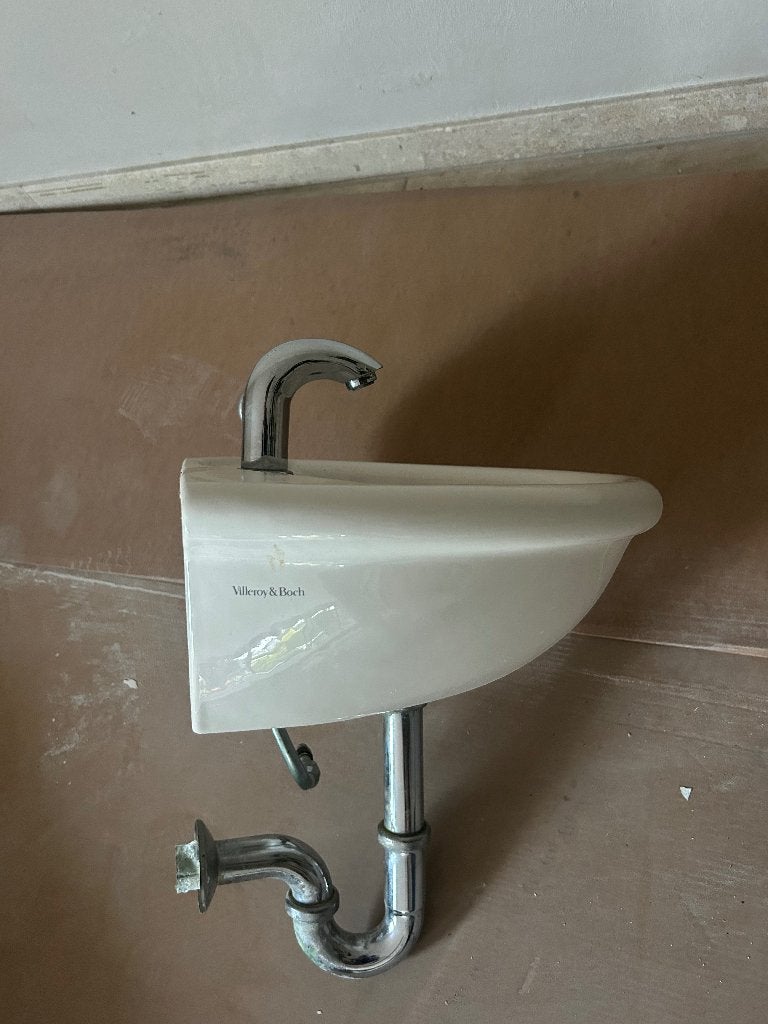 Wasbak fontein sanitair, Ophalen, Kraan