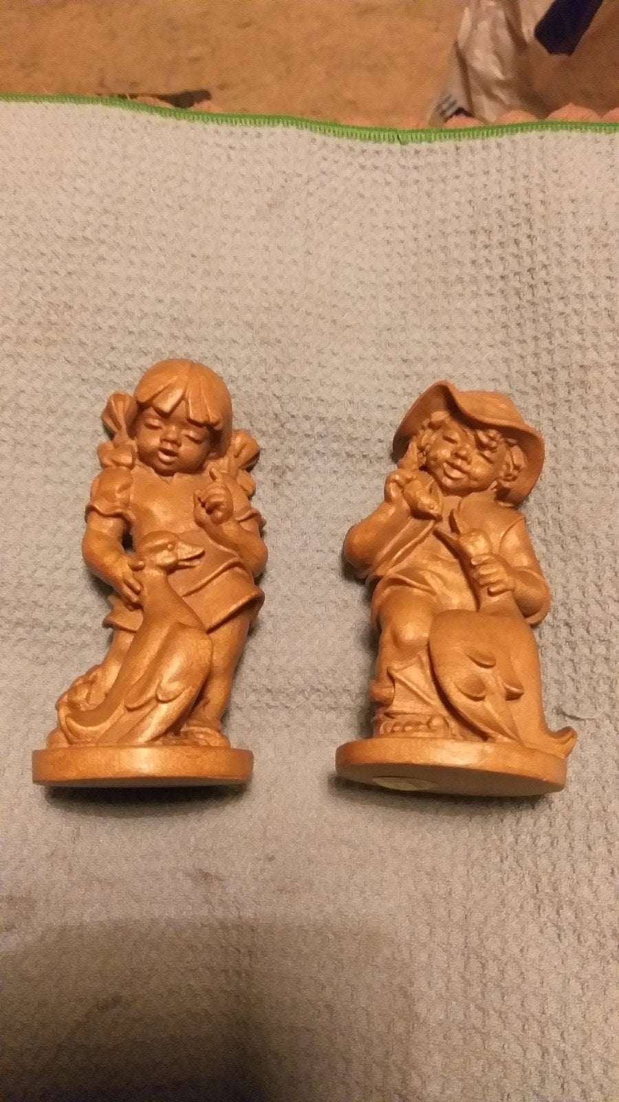 Vintage prachtige set houtsnijwerk van August Runggaldier, Antiek en Kunst, Ophalen, Houtsnijwerk, Minder dan 20 cm, Handgemaakt