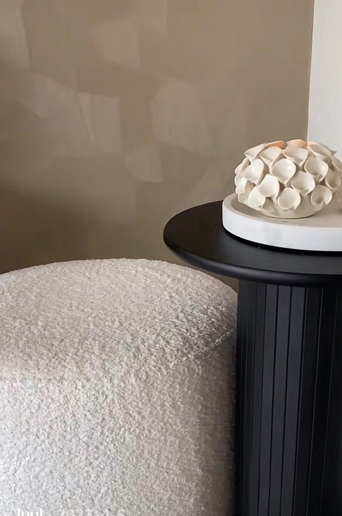 Stijlvolle zwarte bijzettafel met ribbelstructuur, Rond, Nieuw, Modern, 60 cm of meer