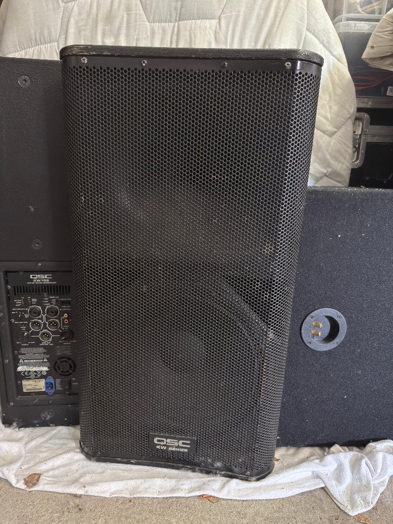 QSC KW152 – set actieve speakers | 1kW elk | Pro audio, TV, Hi-fi & Vidéo, Enlèvement, Utilisé