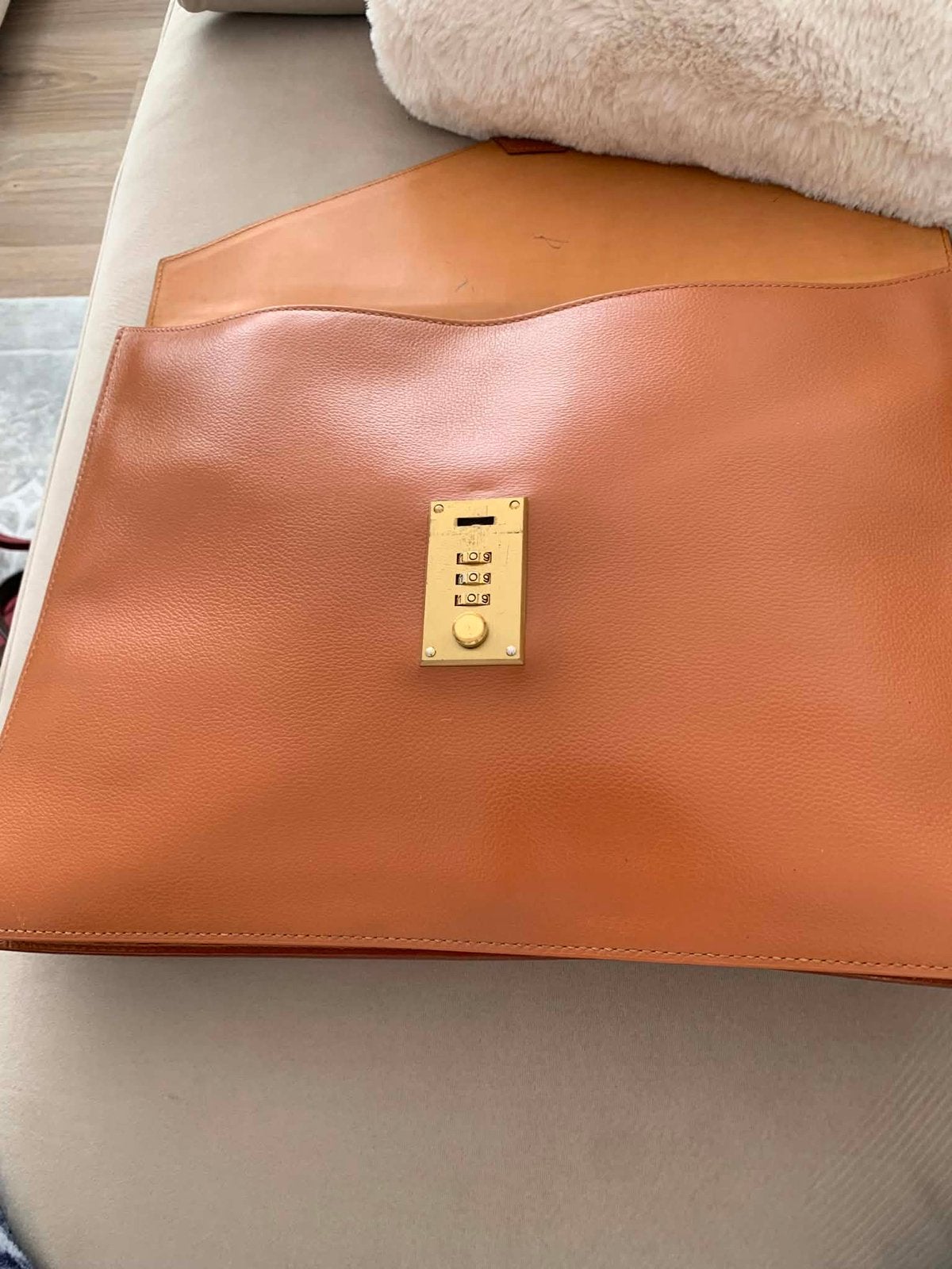 Pochette delvaux, Bijoux, Sacs & Beauté, Enlèvement ou Envoi, Comme neuf