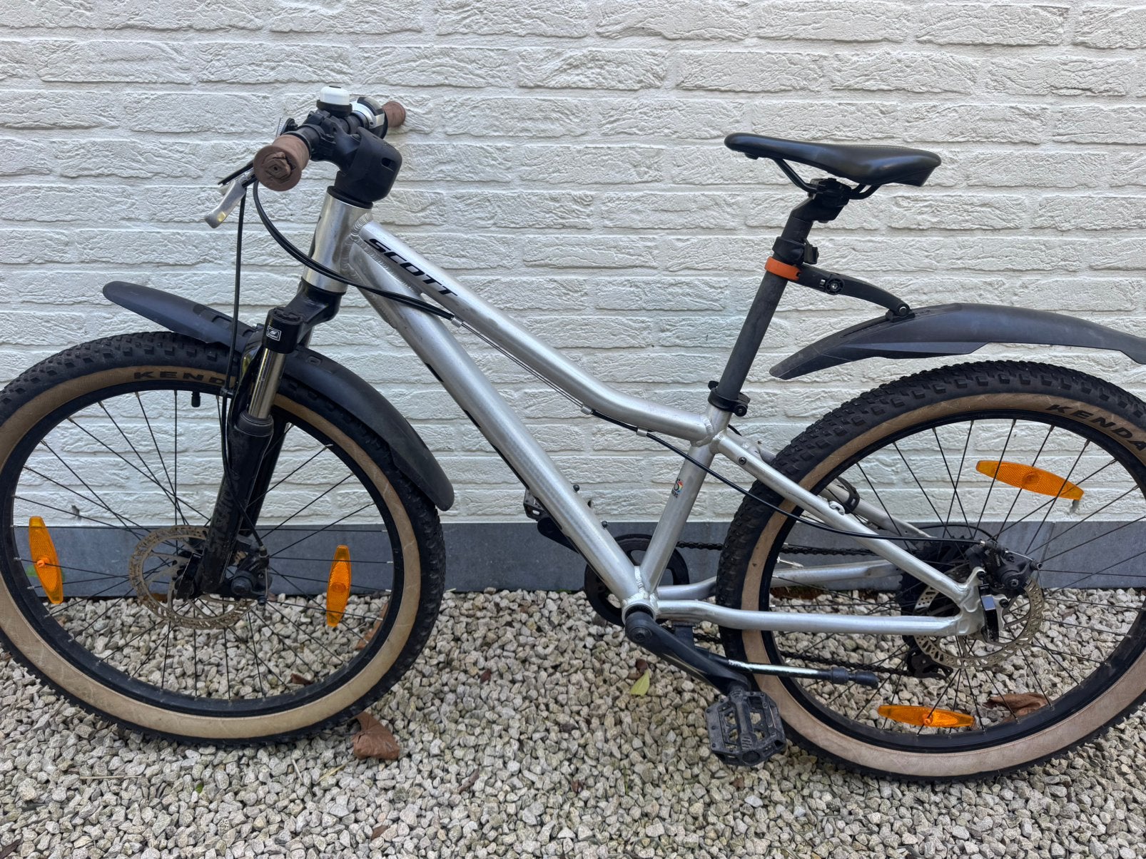 Fiets: SCOTT SCALE 24 DISC BIKE SILVER, Vélos & Vélomoteurs, Vélos | Garçons, Enlèvement, Utilisé