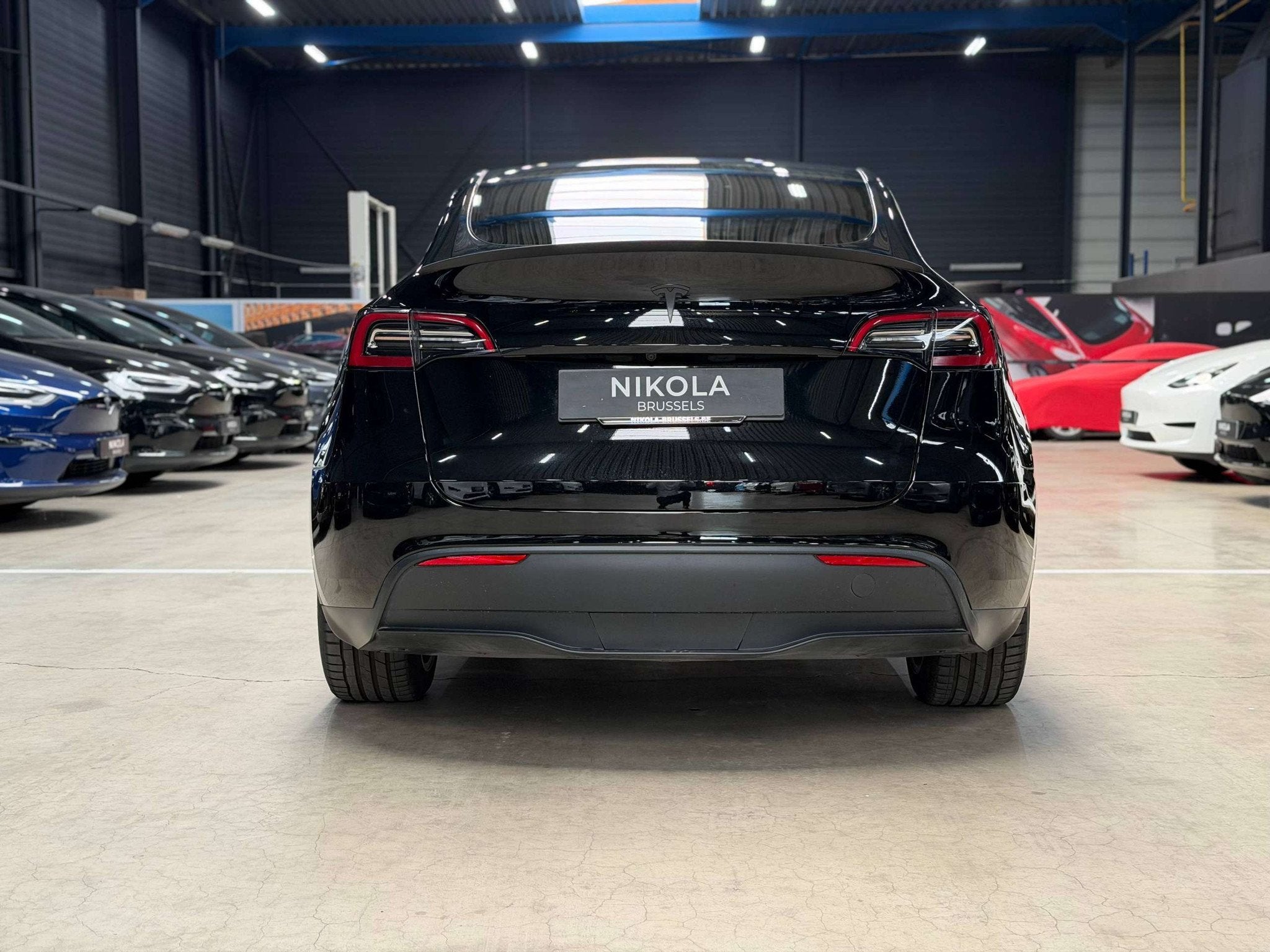 Tesla Model Y REAR WHEEL DRIVE - FULL BLACK - AUTOPILOT ACTI, Auto's, Achterwielaandrijving, Zwart, Zwart, Leder