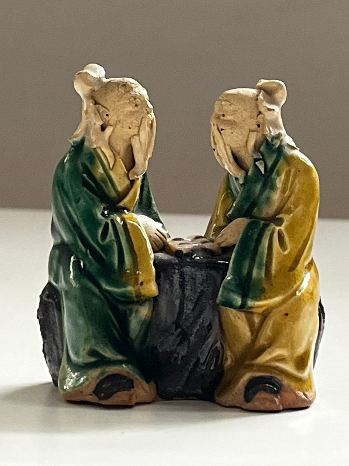 Antique Chinese SANCAI glazed sculpture China old men Weiqi, China, Ophalen of Verzenden