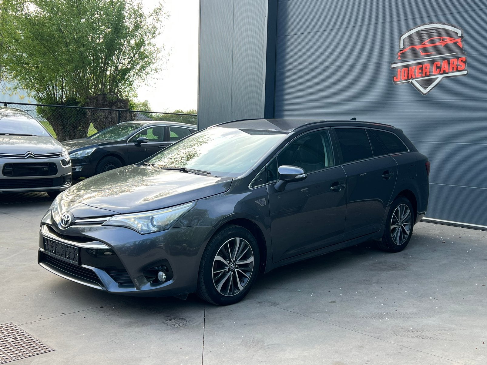 Toyota Avensis SW 1.8i Premium Navi Camera Trekhaak, Dealer onderhouden, Euro 6, 4 cilinders, 108 kW
