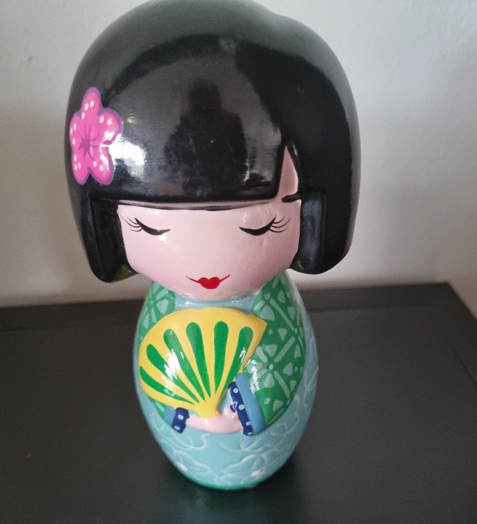 Jolie tirelire kokeshi en céramique, Enlèvement ou Envoi, Utilisé, Pierre, Poterie ou Céramique, Autres thèmes