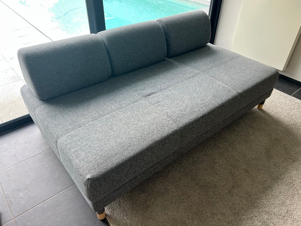 Comfortabele Slaapzetel met opbergruimte–Uitstekende staat, Gris, Queen size, Comme neuf, Enlèvement