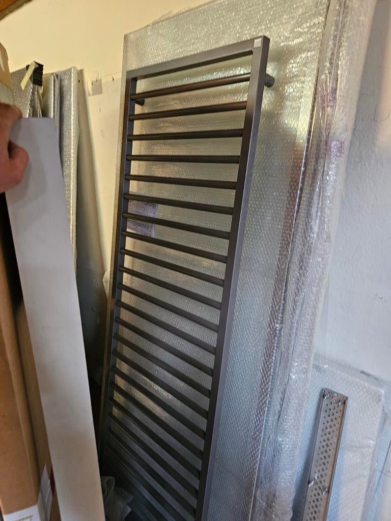 Sèche serviette Zehnder 1800x600 raccordement centrale, Enlèvement