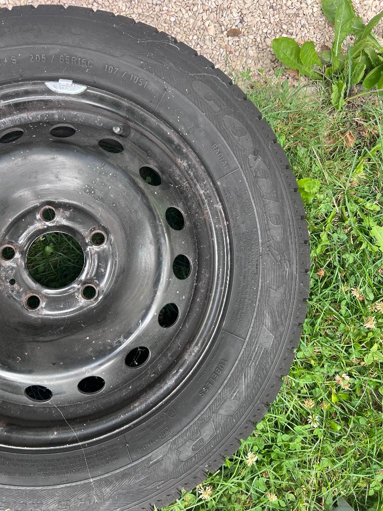 4 winterbanden op stalen velg, Auto-onderdelen, 16 inch, Banden en Velgen, Bestelwagen, Gebruikt