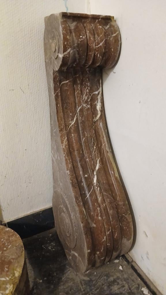 Marbre sculpté 2 pièces - consolles cheminé, Enlèvement