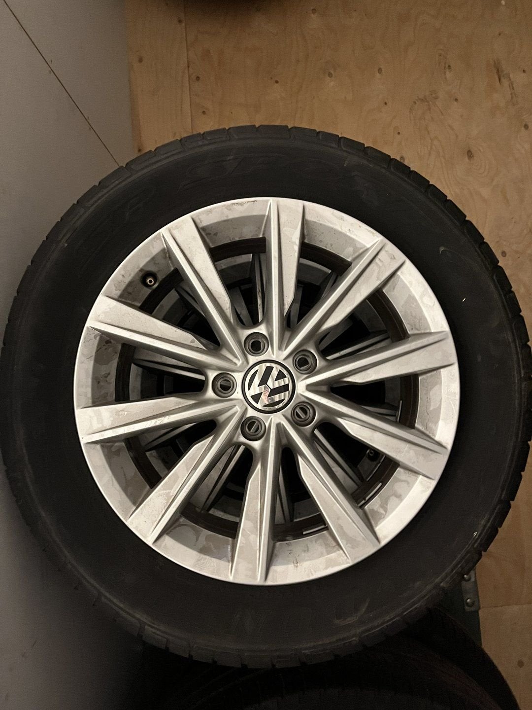 3x Volkswagen velgen + zomerbanden Dunlop SP Sport 01 235-55, Ophalen, Gebruikt, -, -
