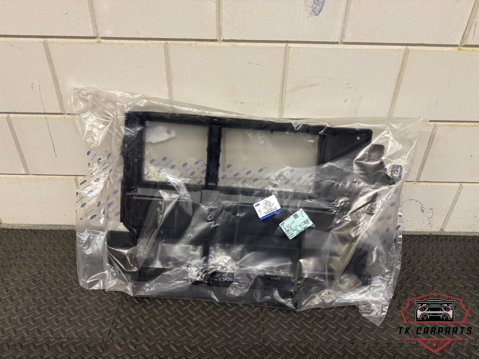 Nieuw ford focus III 3 radiator grille 1789172, Voor, Info@ford.com, Nieuw, Ford