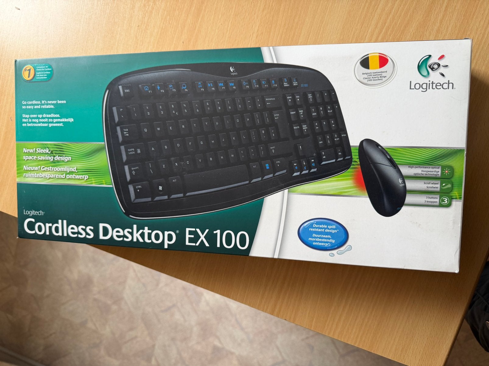Nieuw LOGITECH EX100 draadloos toetsenbord en muis, Computers en Software, Toetsenborden, Ophalen of Verzenden, Nieuw