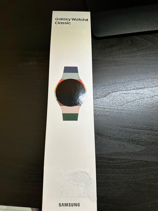 Samsung Galaxy Watch4 Classic 42mm — Silver (SM-R885F), Ophalen, Nieuw, Zilver, Android
