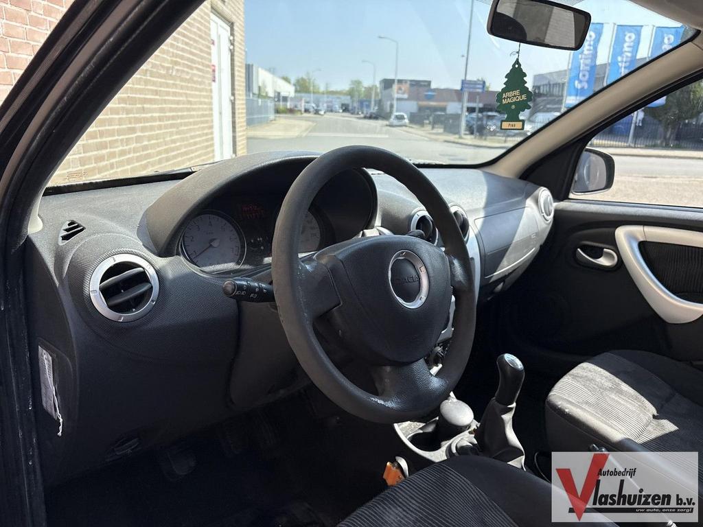 Dacia Sandero 1.2 Lauréate | Airco |, Auto's, Dacia, 139 g/km, Zwart, Elektrische ramen, Bedrijf
