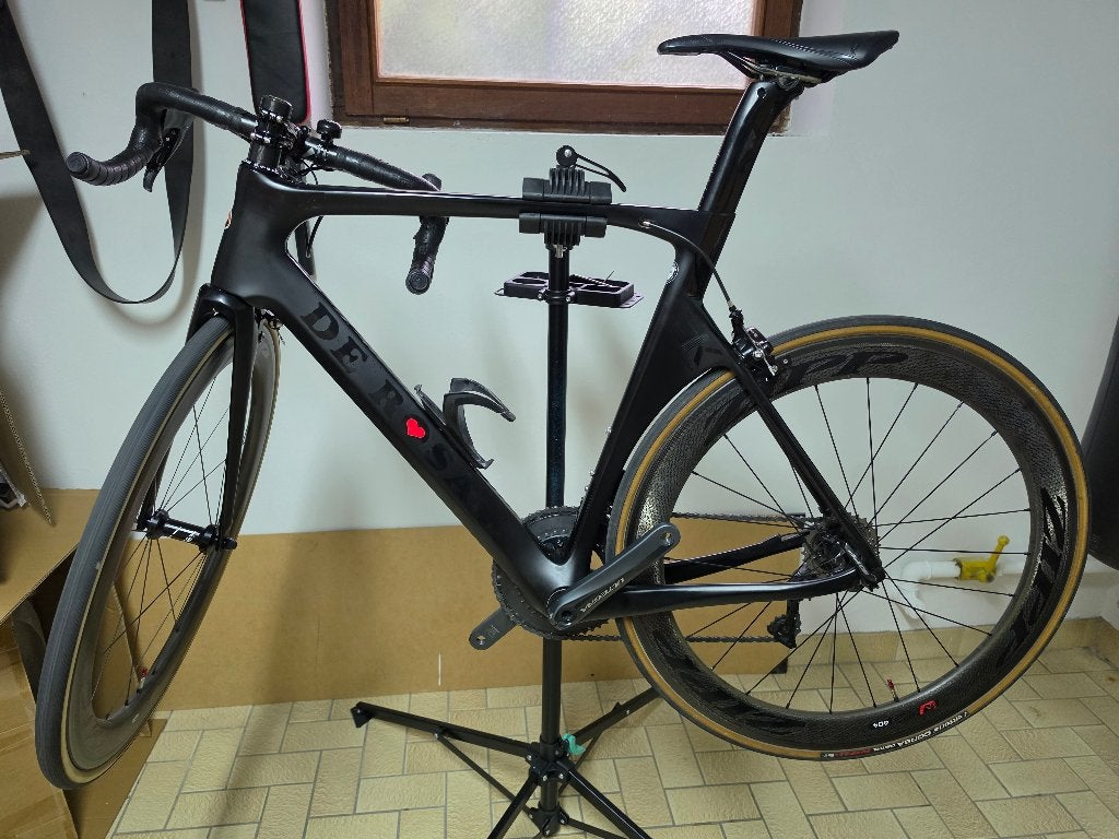De Rosa SK Pininfarina - Ultegra Di2 - Roues Carbone Zipp, 26 pouces, 10 à 15 vitesses, Frein sur jante, Enlèvement