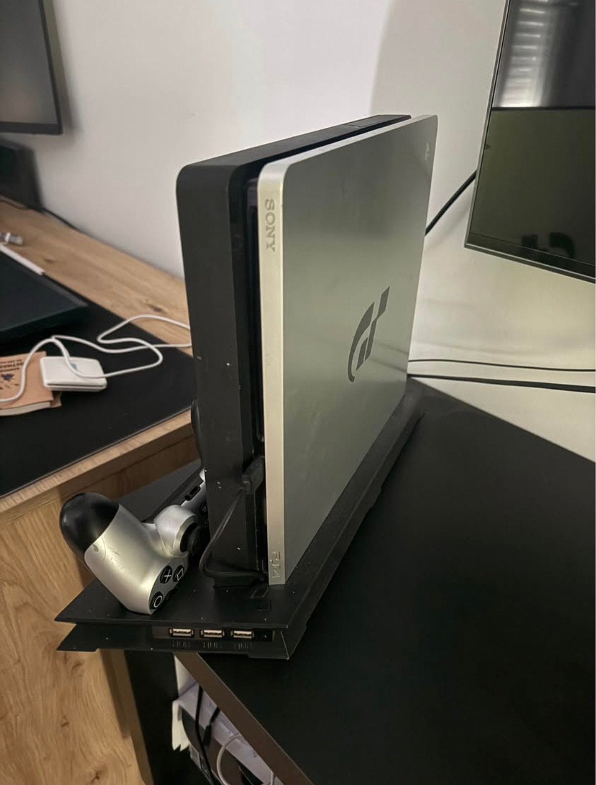 Ps4 gran turismo 1tb 1controller een koelstand en games, Consoles de jeu & Jeux vidéo, Online, À partir de 12 ans, Virtual Reality