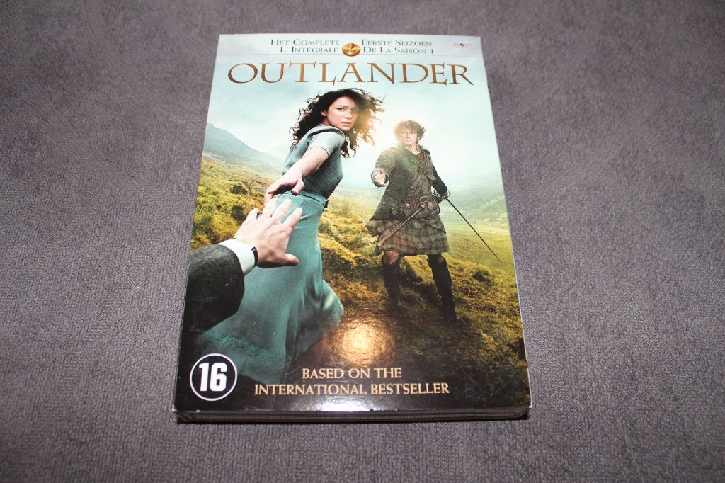 DVD Outlander Complete 1ste Seizoen, CD & DVD, DVD | TV & Séries télévisées, À partir de 16 ans, Enlèvement ou Envoi, Utilisé