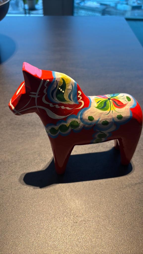 Nils Olsson dala horse, Ophalen