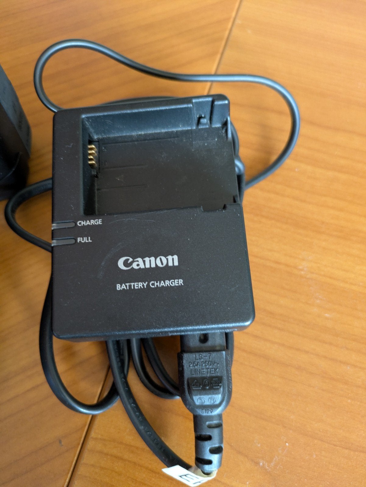 Canon EOS 550D + 50mm f/1.8 STM + 55-250mm + extra batterij, TV, Hi-fi & Vidéo, Enlèvement ou Envoi, Sangle de transport, Canon