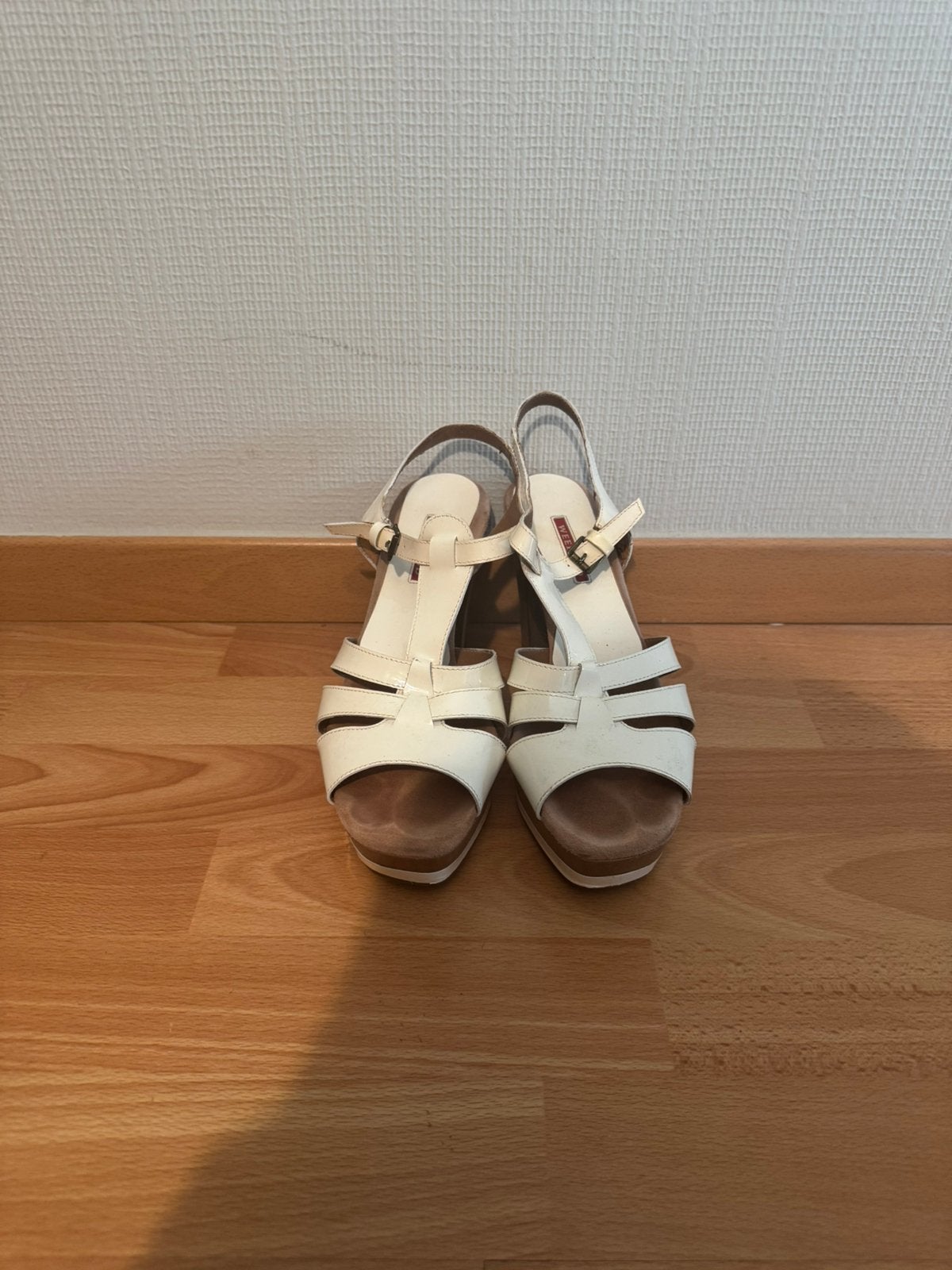 WEEKEND DAMESSANDALEN MET HAKJE MAAT 41 – GOEDE STAAT, Kleding | Dames, Wit, Gedragen, Sandalen of Muiltjes, Ophalen of Verzenden