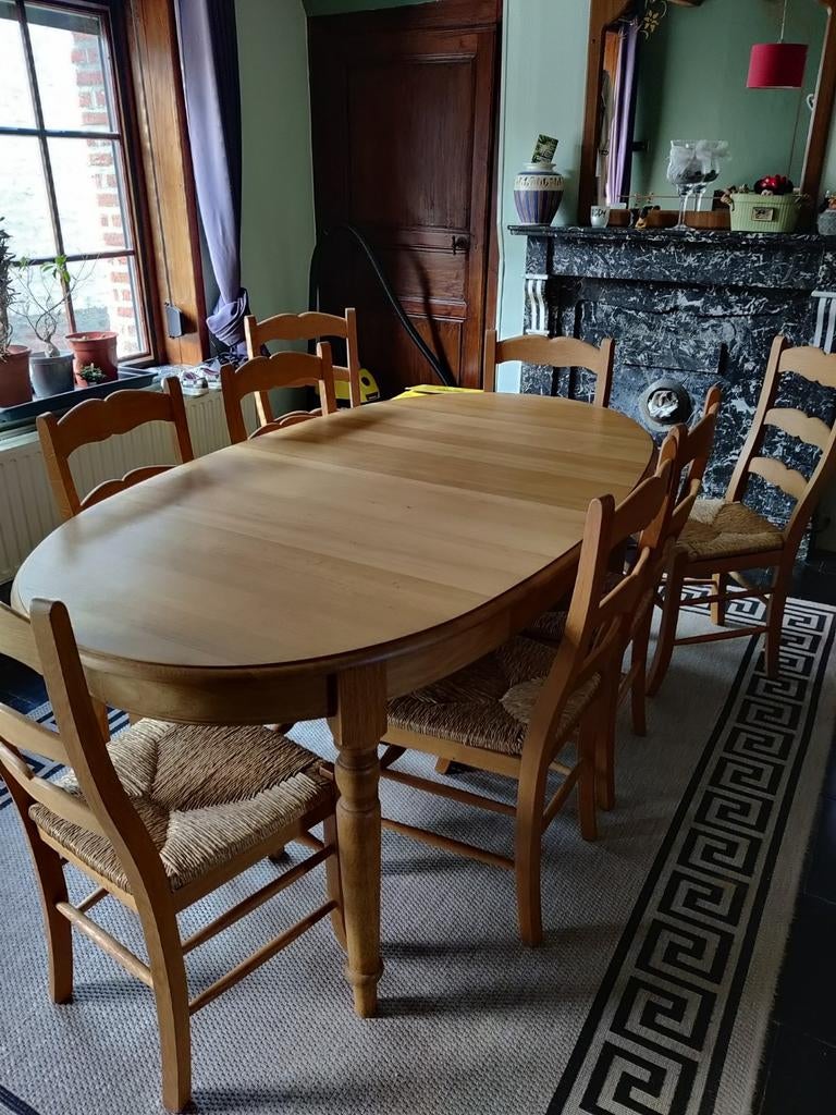 Table en chêne massif avec 8 chaises et 2 rallonges, Maison & Meubles, Salles à manger complètes, Enlèvement