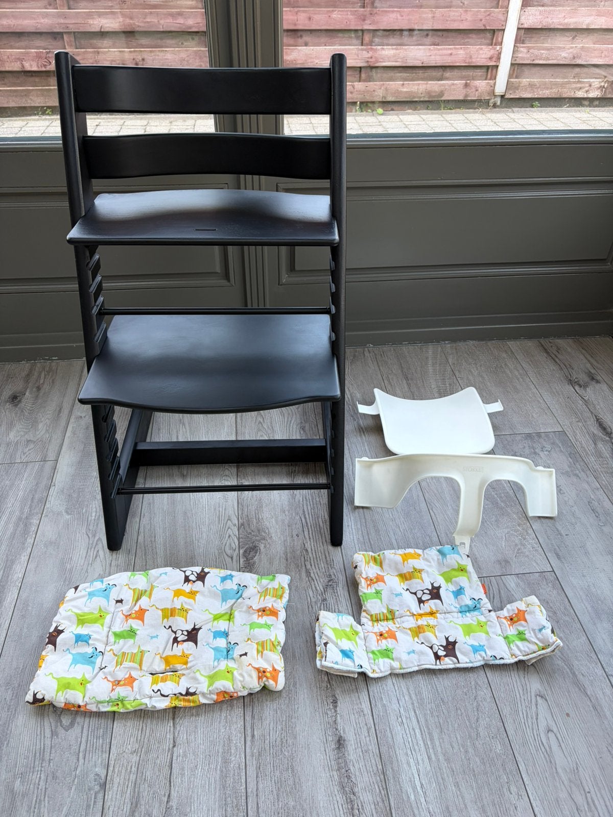 Stokke trip trap stoel met kussen, beugel en rugleuning, Kinderen en Baby's, Ophalen, Gebruikt, Meegroeistoel, Afneembaar eetblad
